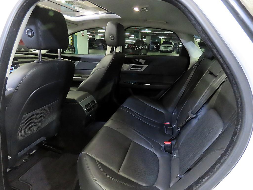 Jaguar XF - Vista 7