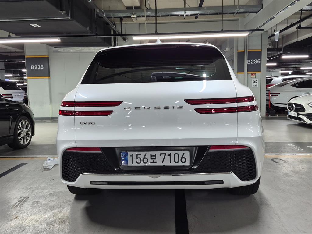 Genesis GV70 - Vista 4