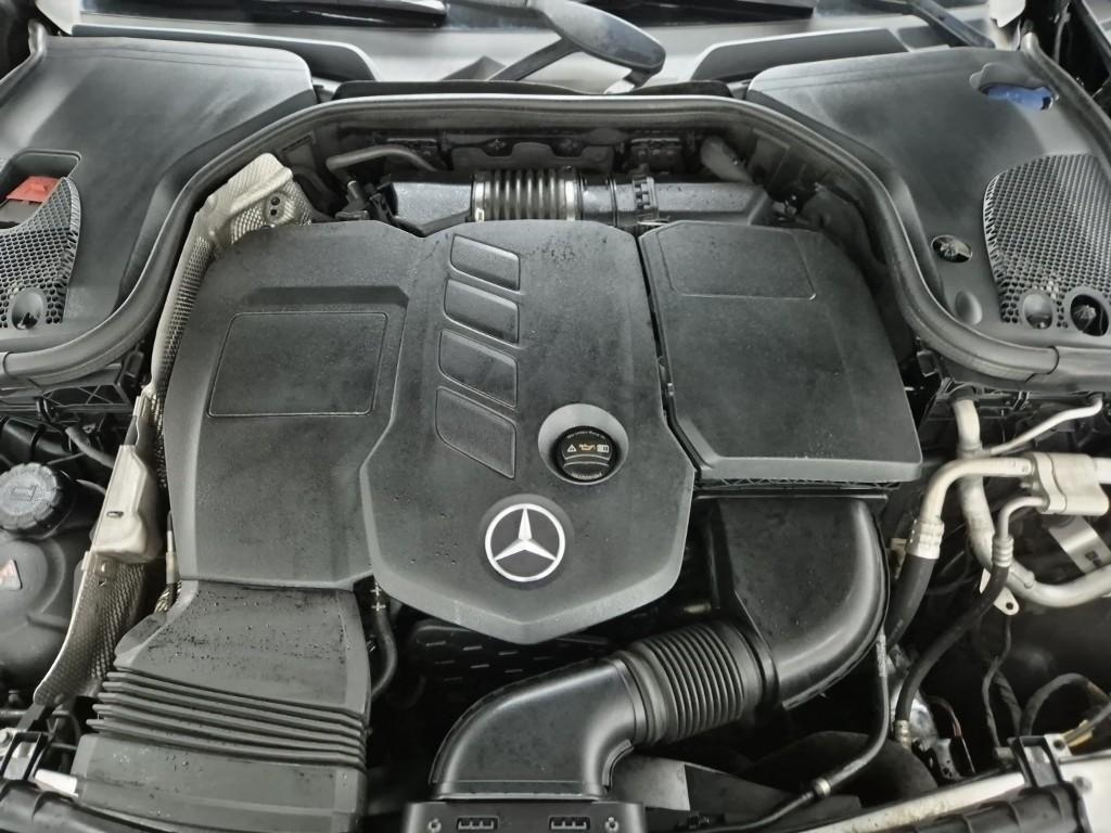 Mercedes Benz E class - Vista 5