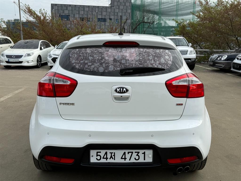 KIA Pride - Vista 4
