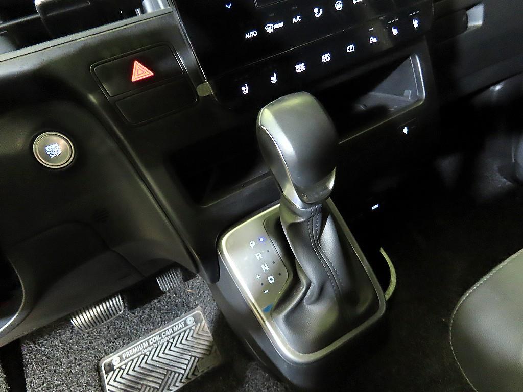 HYUNDAI Staria - Vista 12