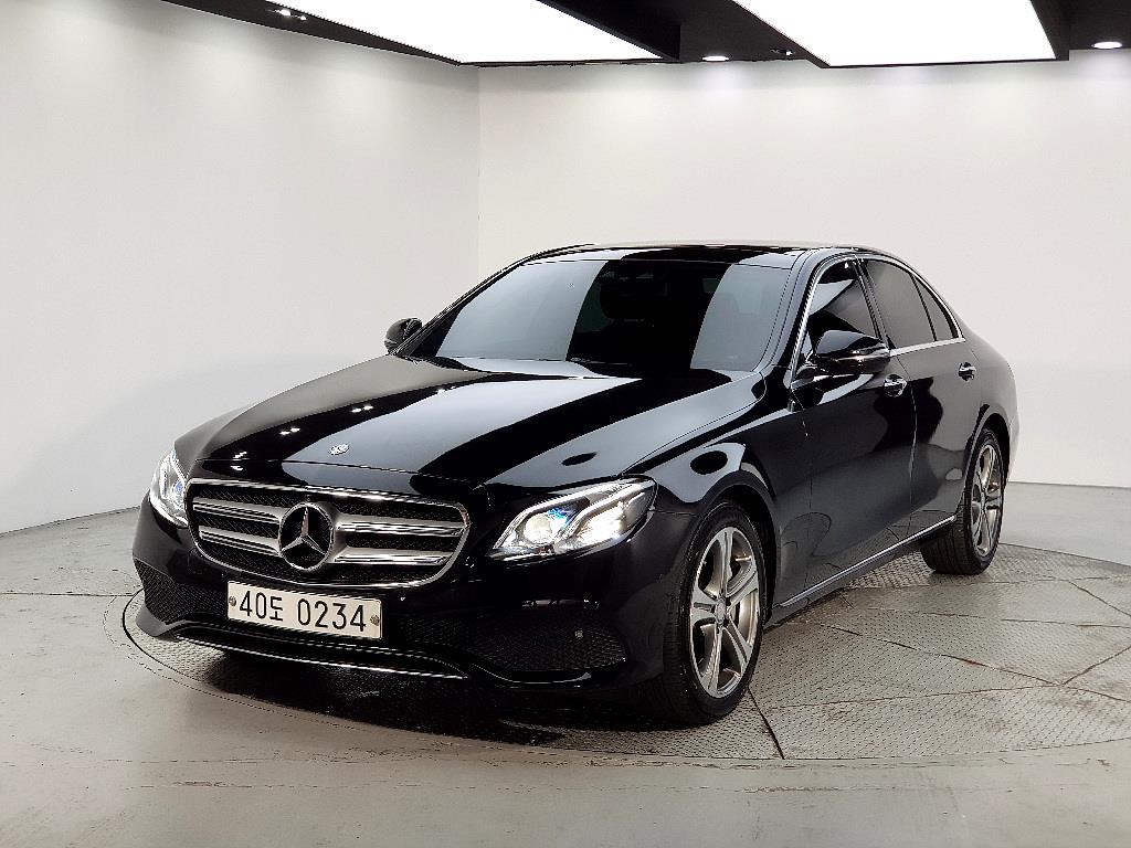 Mercedes Benz E class 2017 Negro - Importación desde Corea - HF Imports Iquique - Foto 1