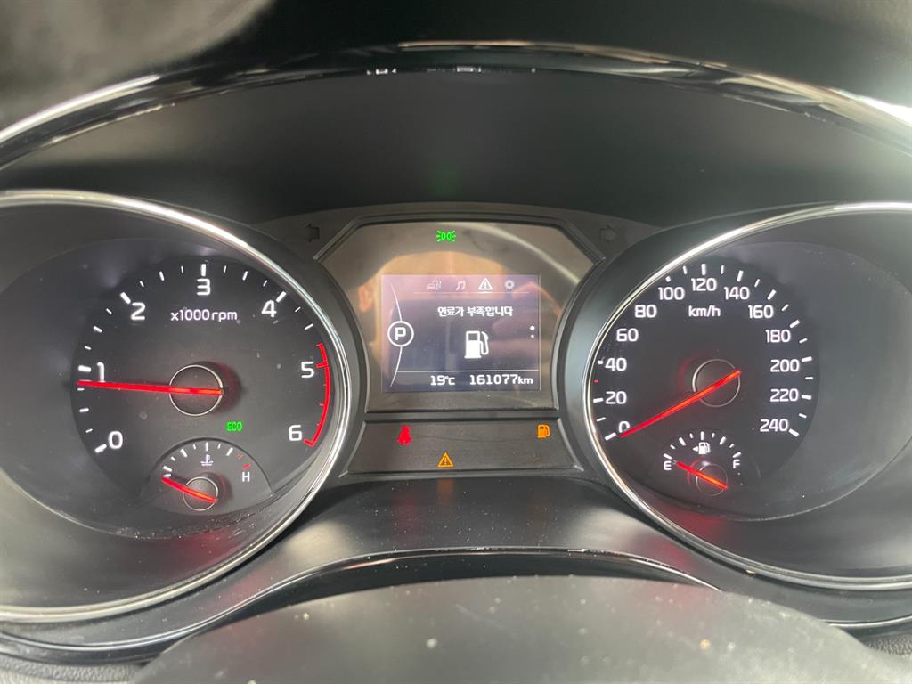 KIA Carnival - Vista 5