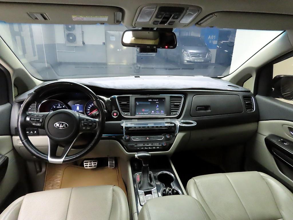 KIA Carnival - Vista 6