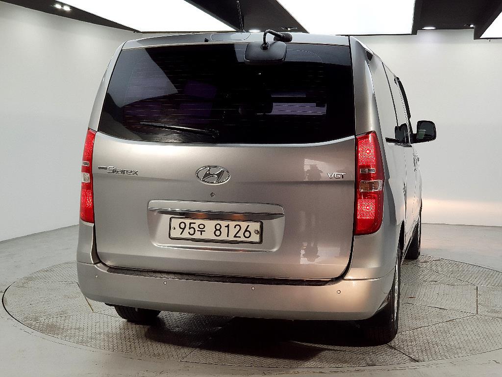 HYUNDAI Starex - Vista 3