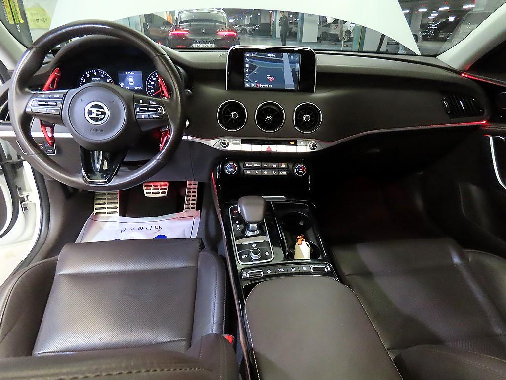 KIA Stinger - Vista 10