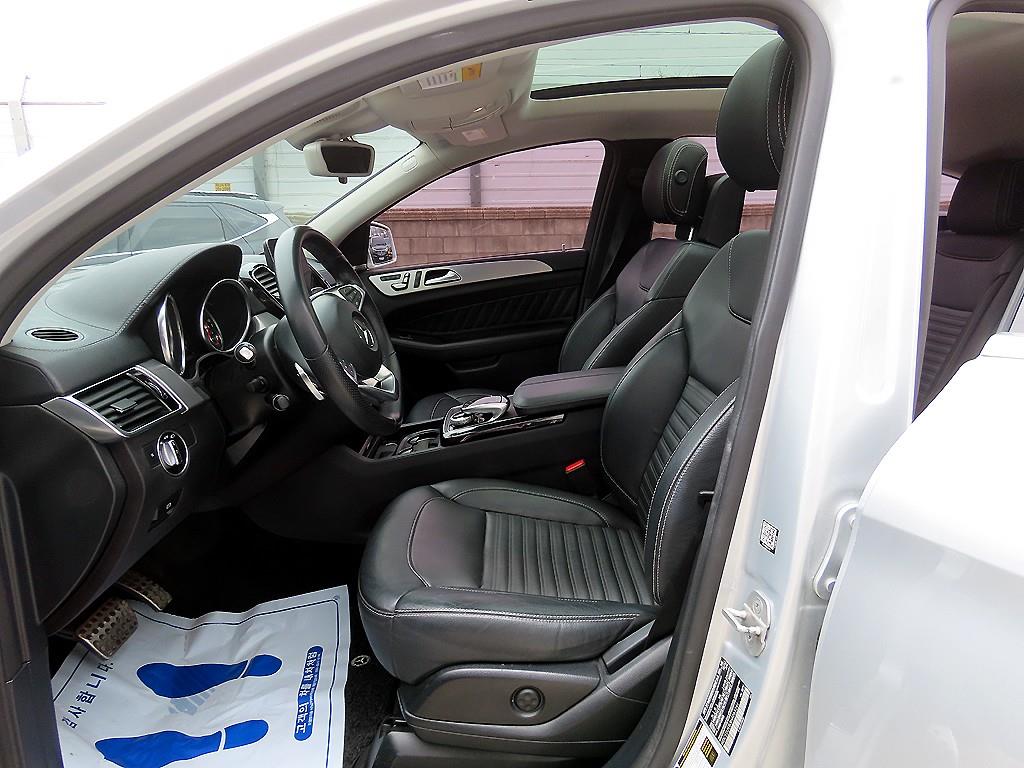 Mercedes Benz GLE Class - Vista 5