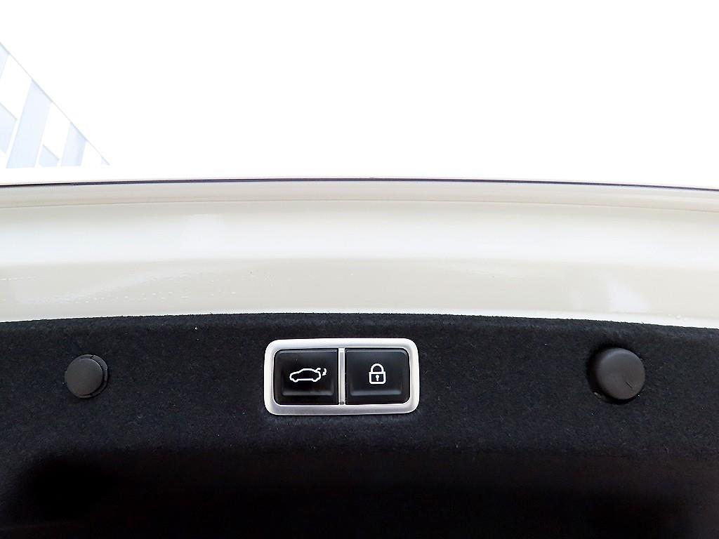 HYUNDAI Grandeur 2023 Blanco - Importación desde Corea - HF Imports Iquique - Foto 16