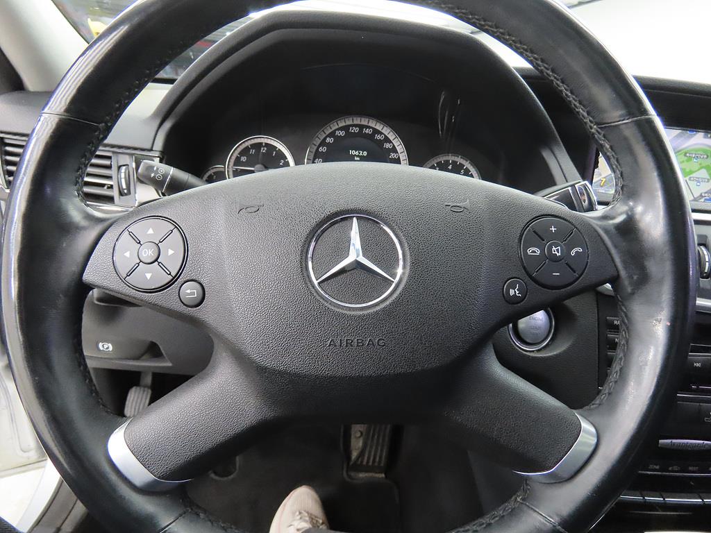 Mercedes Benz E class - Vista 7