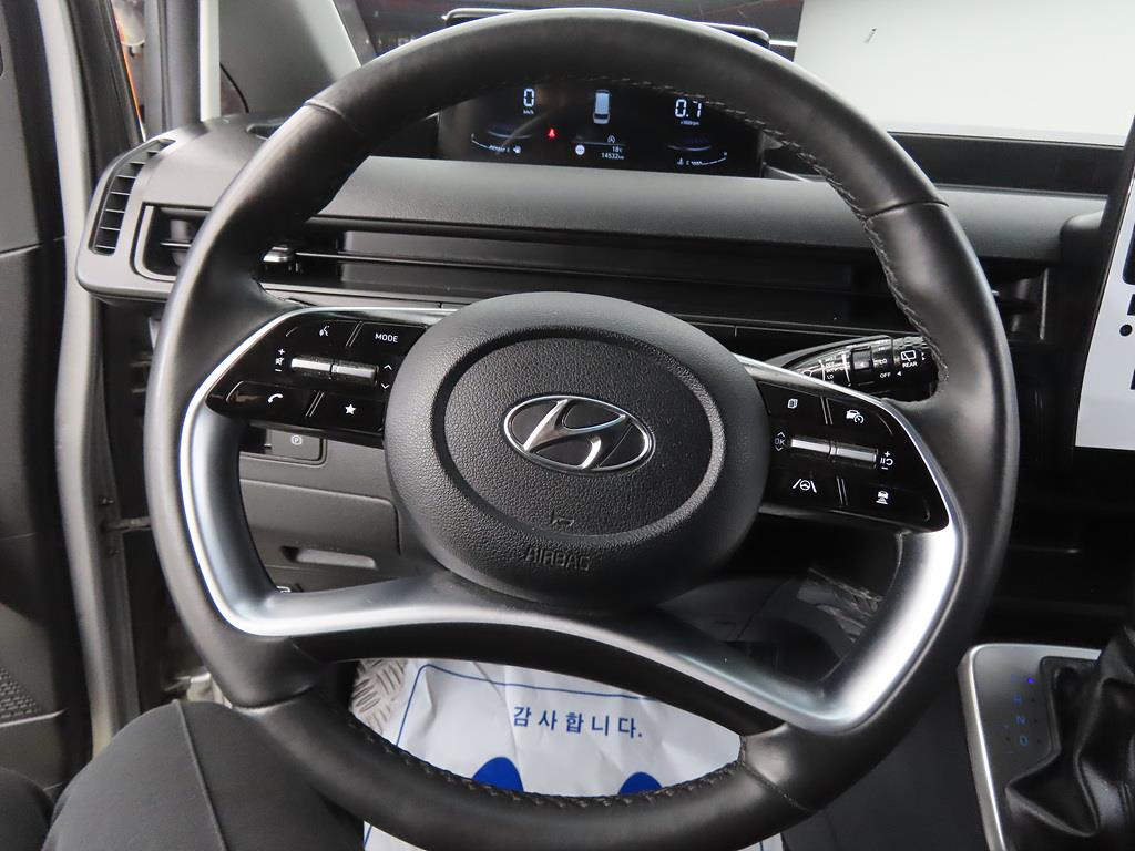 HYUNDAI Staria - Vista 7