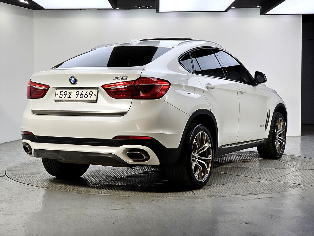BMW X6 - Vista 4