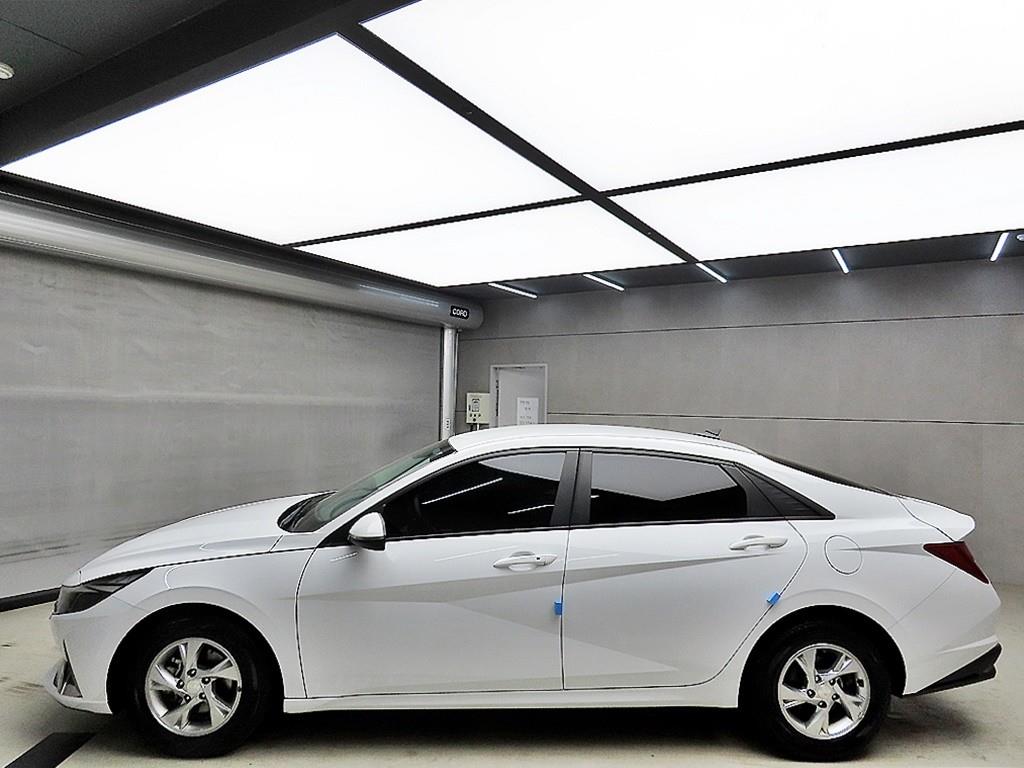 HYUNDAI Avante - Vista 4