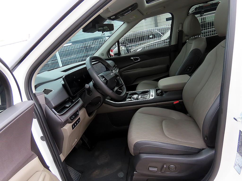 KIA Carnival - Vista 5