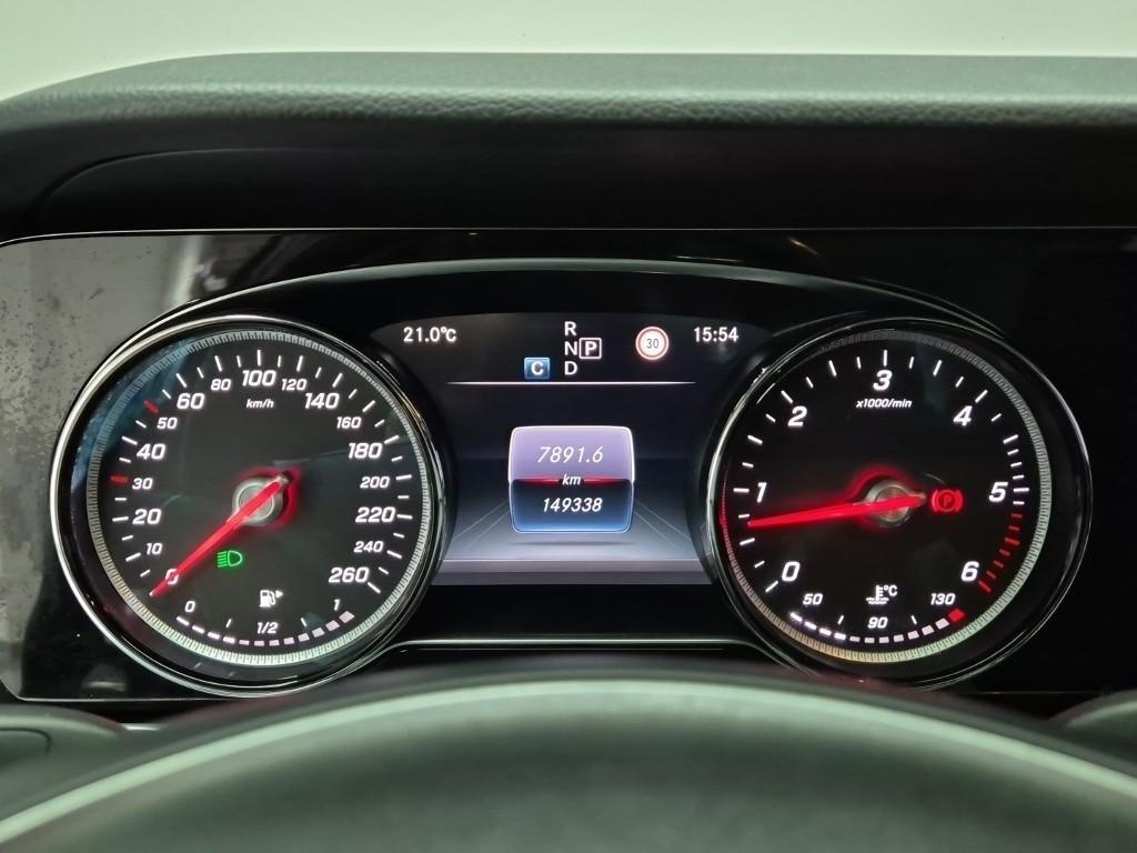 Mercedes Benz E class - Vista 6