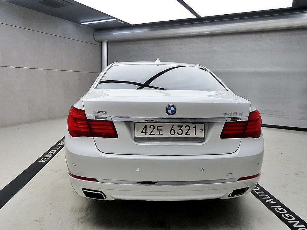 BMW 7 Series - Vista 3
