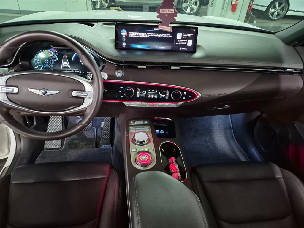 Genesis GV70 - Vista 7