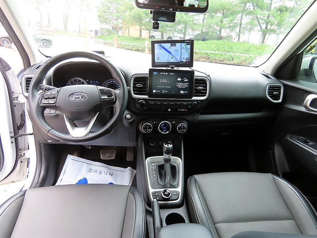 HYUNDAI Venue - Vista 7