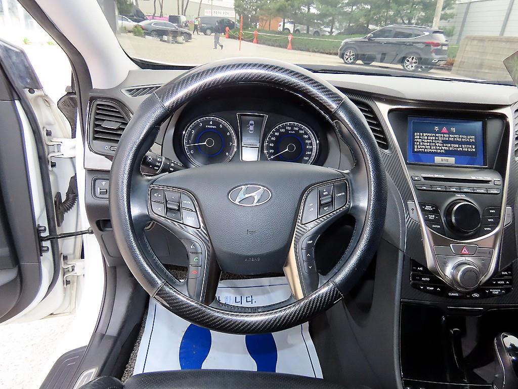 HYUNDAI Grandeur - Vista 8