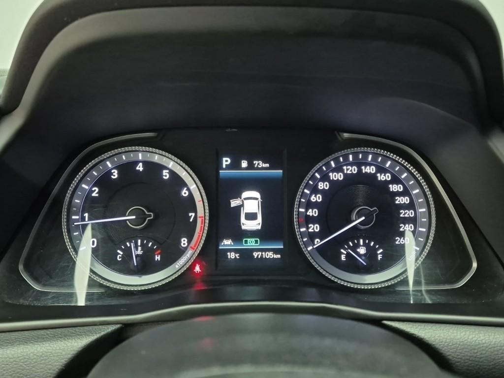 HYUNDAI Sonata - Vista 6