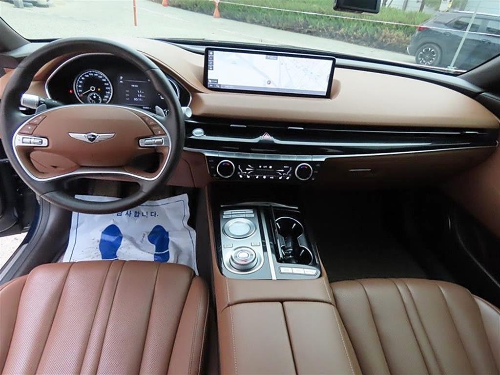 Genesis G80 - Vista 12