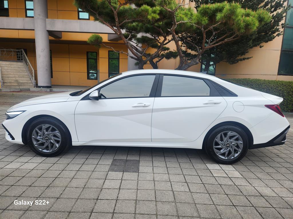 HYUNDAI Avante - Vista 6