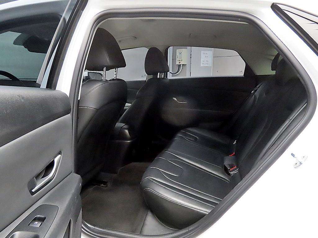 HYUNDAI Avante - Vista 6