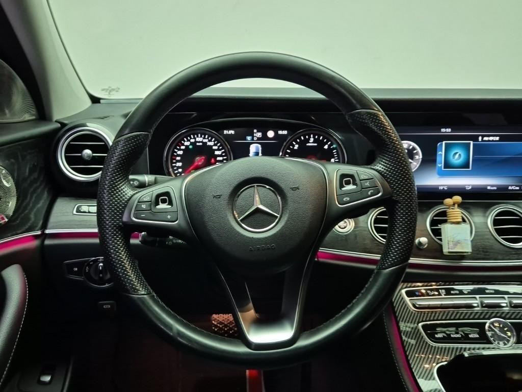 Mercedes Benz E class - Vista 9