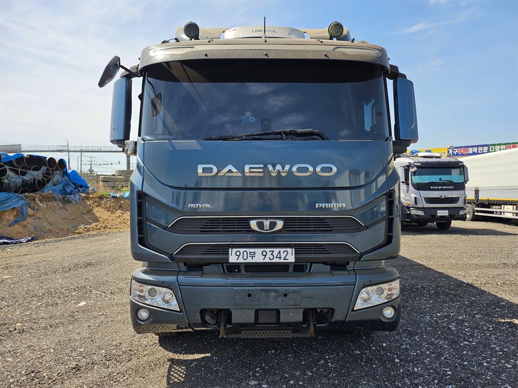 medium and large cargo truck - Vista 2