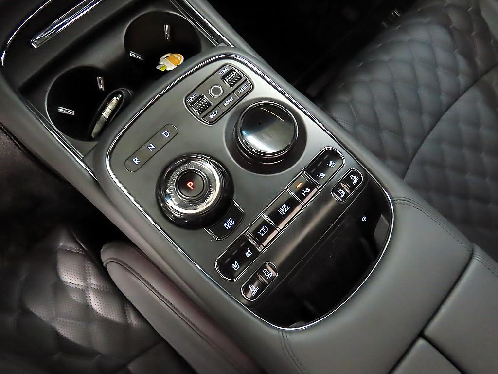 Genesis G90 - Vista 10