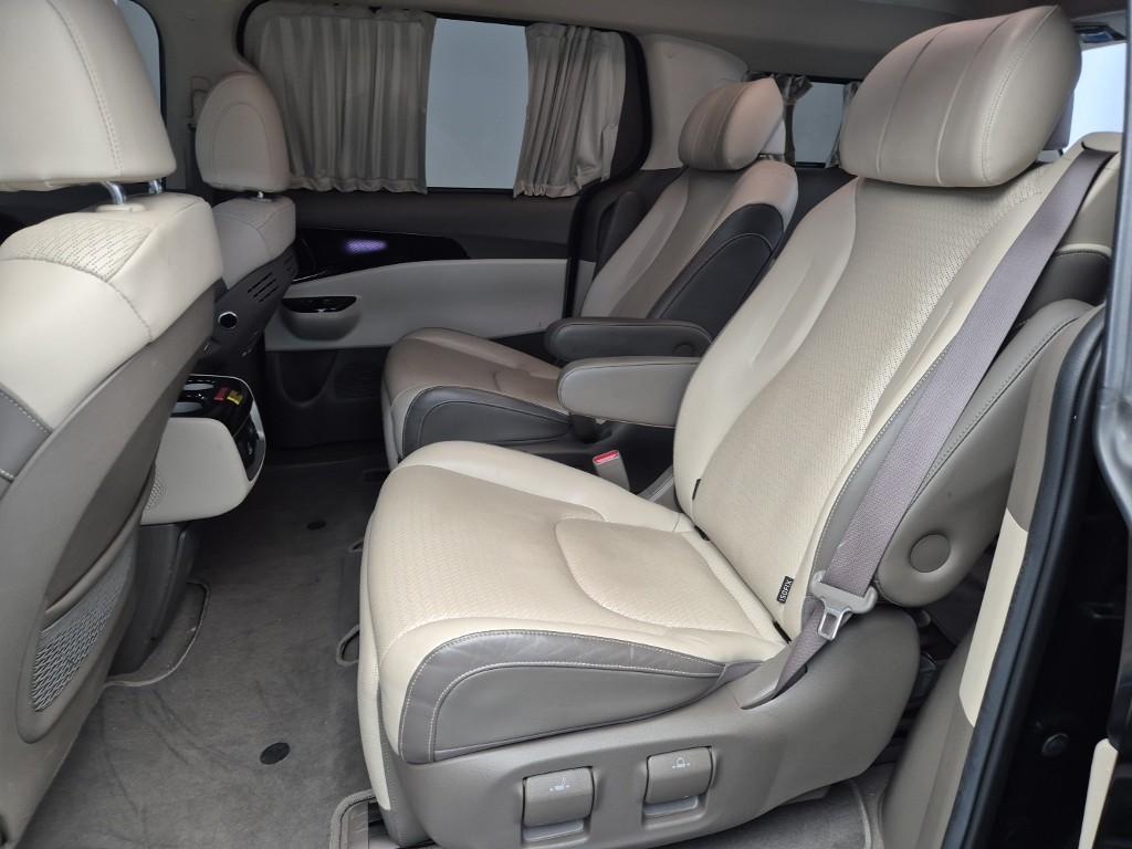 KIA Carnival - Vista 7