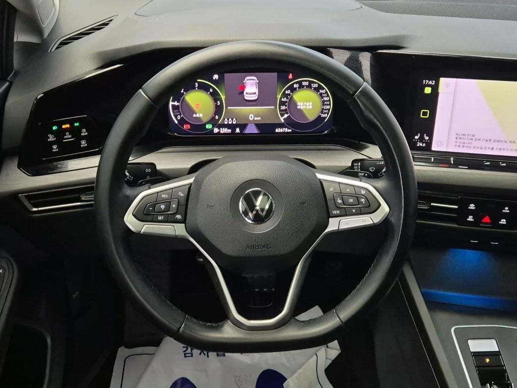 Volkswagen Golf - Vista 9
