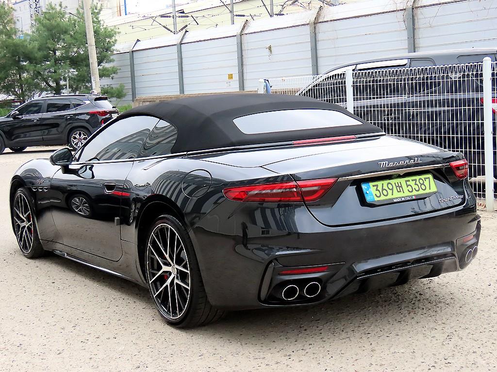 Maserati Gran Cabrio - Vista 3