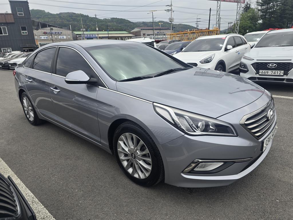 HYUNDAI Sonata - Vista 3