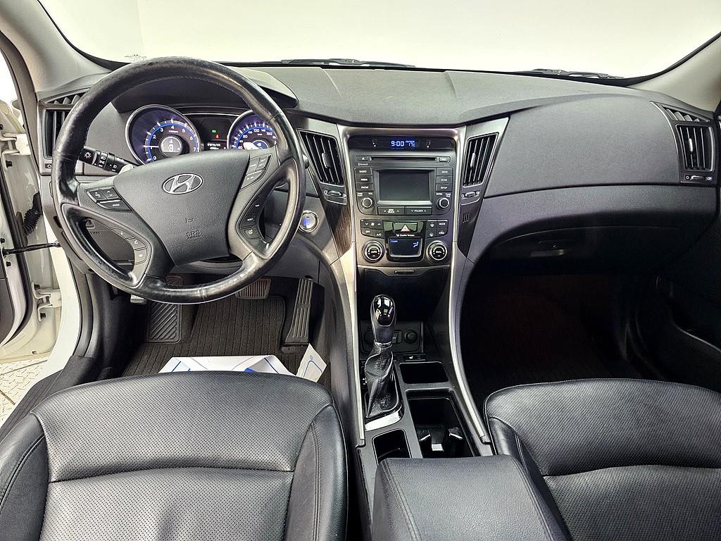 HYUNDAI Sonata - Vista 5