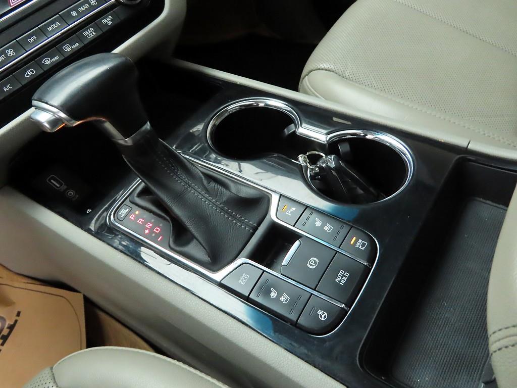 KIA Carnival - Vista 10