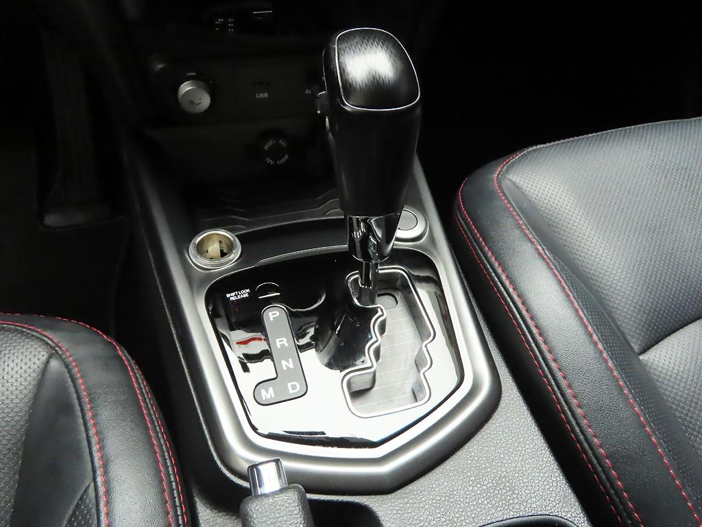 Ssangyong Tivoli - Vista 10