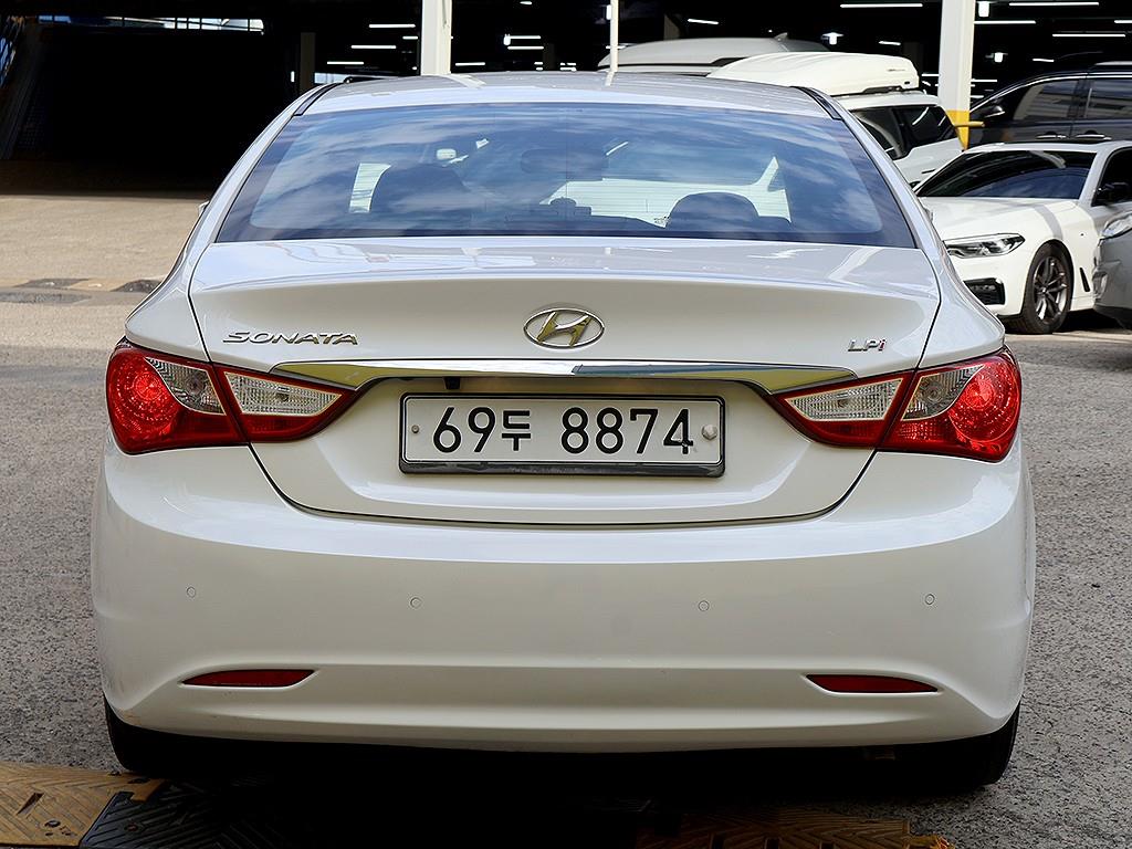 HYUNDAI Sonata - Vista 5