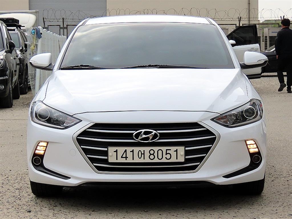 HYUNDAI Avante 2018 Blanco - Importación desde Corea - HF Imports Iquique - Foto 1