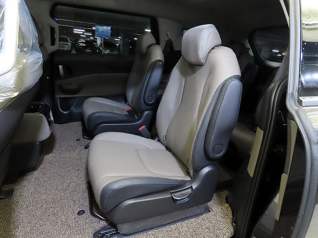 KIA Carnival - Vista 7