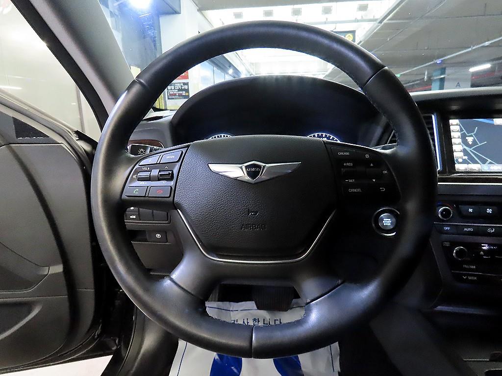 HYUNDAI Genesis - Vista 8