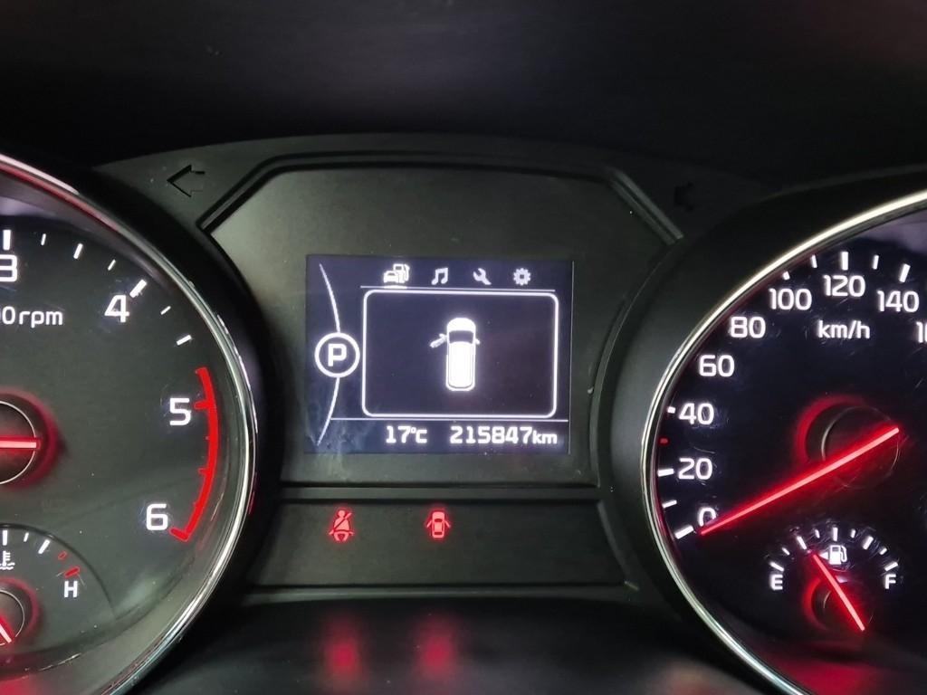 KIA Carnival - Vista 6