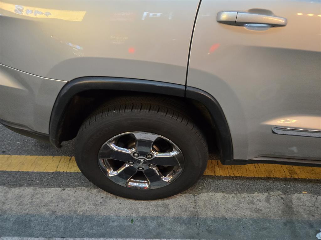 Jeep Cherokee - Vista 6