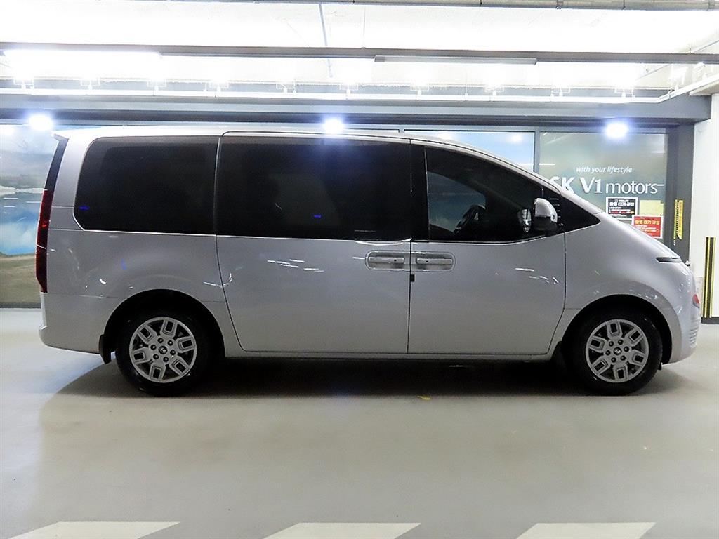 HYUNDAI Staria - Vista 3