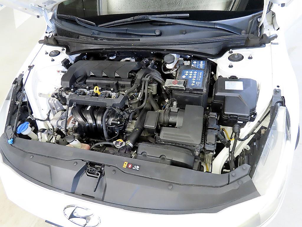 HYUNDAI Avante 2021 Blanco - Importación desde Corea - HF Imports Iquique - Foto 18
