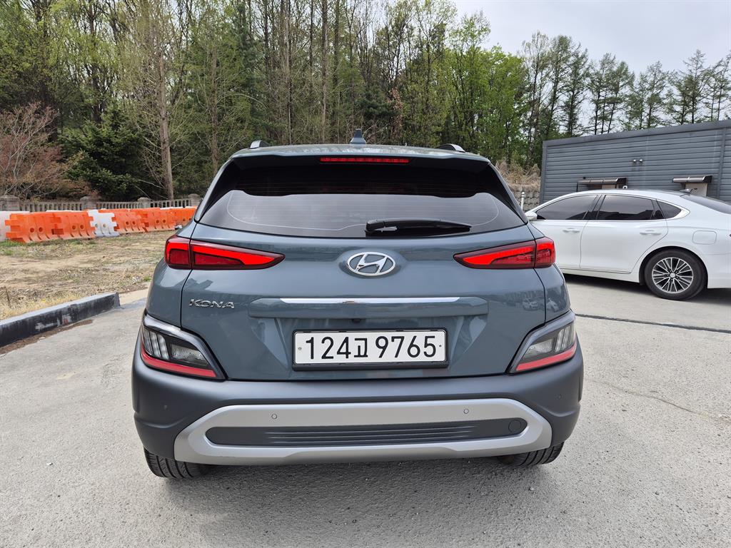 HYUNDAI Kona - Vista 5
