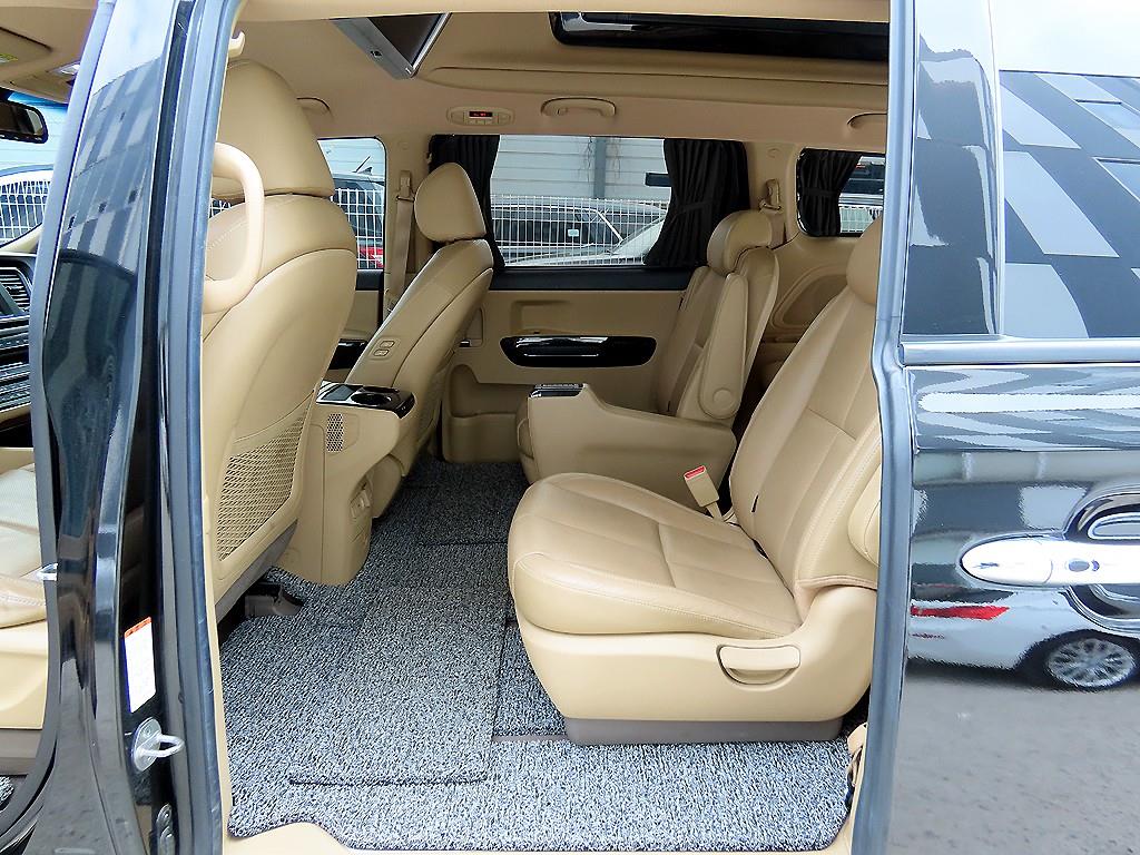 KIA Carnival - Vista 6