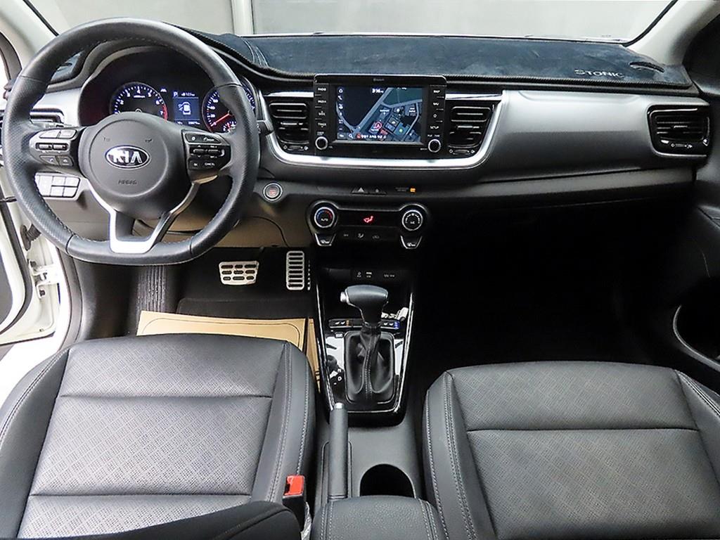 KIA Stonic - Vista 7