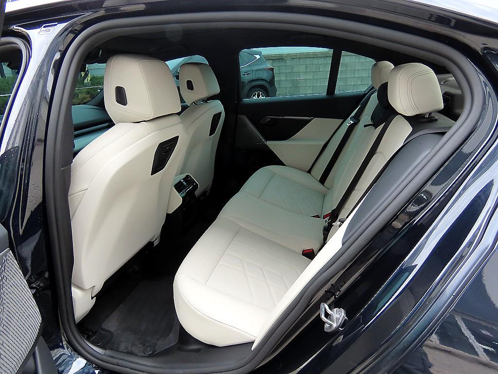 BMW 5 Series - Vista 6