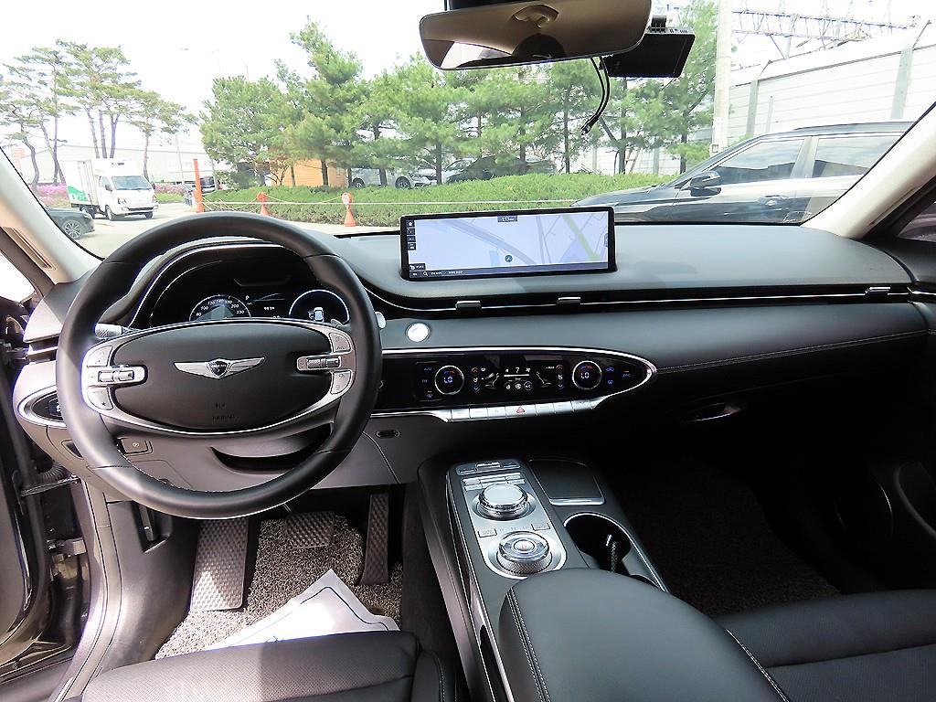 Genesis GV70 - Vista 7