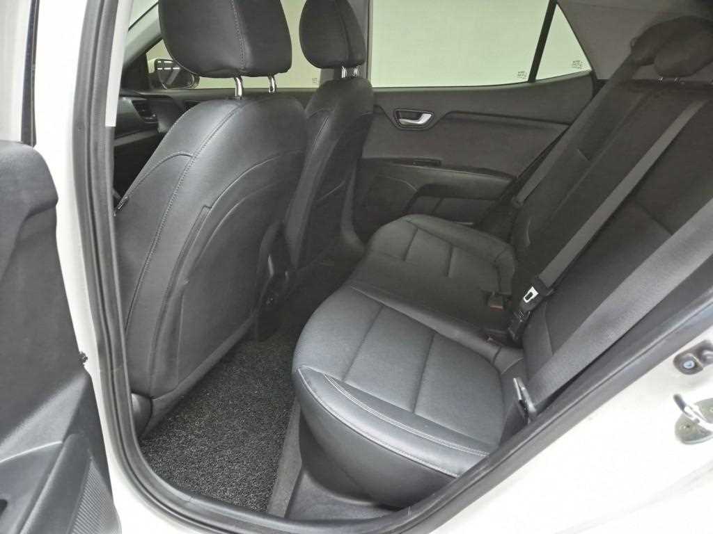 KIA Stonic - Vista 12